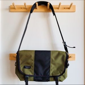 NWOT Timbuk2 Classic Messenger Bag (Small)